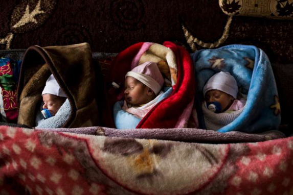 30 هزار پناهنده سوری در اردوگاه "الازرق" از کمک های کمپین ملی سعودی بهره مند شدند 30 هزار پناهنده سوری در اردوگاه "الازرق" از کمک های کمپین ملی سعودی بهره مند شدند