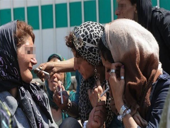 آمار بیکاری، طلاق و اعتیاد در ایران، افزایش چشمگیری یافته است آمار بیکاری، طلاق و اعتیاد در ایران، افزایش چشمگیری یافته است