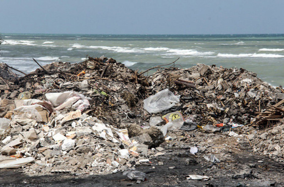  زباله‌ها در ساحل مازندران / تصویری