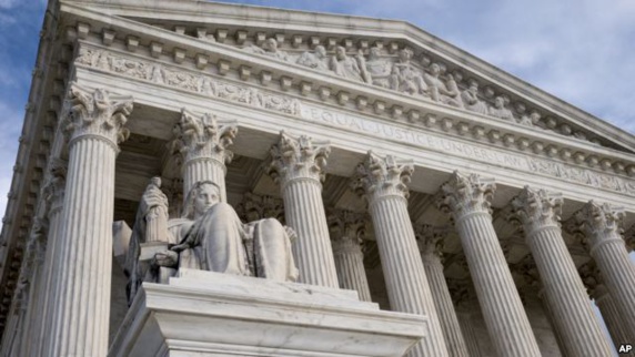 دیوان عالی ایالات متحد آمریکا، ایران را به پرداخت دو میلیارد دلار خسارت به قربانیان تروریسم محکوم کرد دیوان عالی ایالات متحد آمریکا، ایران را به پرداخت دو میلیارد دلار خسارت به قربانیان تروریسم محکوم کرد