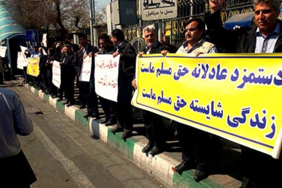 پنج دهک خانوارهای کارگری زیر خط فقر هستند پنج دهک خانوارهای کارگری زیر خط فقر هستند