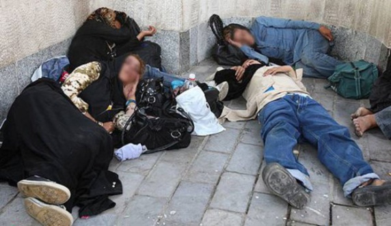 آمار تکاندهنده کارتن خوابها در ایران؛ فارغالتحصیل.. آمار تکاندهنده کارتن خوابها در ایران؛ فارغالتحصیل..