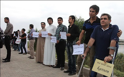 اعتراض و زنجیره انسانی به انتقال آب کارون (الاحواز)