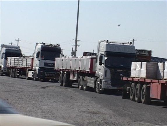 اعتصاب صدها کارگر بازارچه مرز مهران اعتصاب صدها کارگر بازارچه مرز مهران