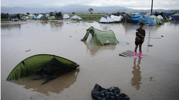 آبگرفتگی در اردوگاه پناهجویان ایدومنی در یونان آبگرفتگی در اردوگاه پناهجویان ایدومنی در یونان