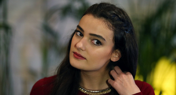 ملکۀ زیبایی سابق ترکیه به اتهام توهین به چهارده ماه حبس تعلیقی محکوم شد