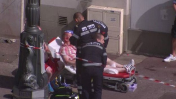 درگیری میان تماشاگران انگلیسی و روسی بعد از تساوی دو تیم درگیری میان تماشاگران انگلیسی و روسی بعد از تساوی دو تیم