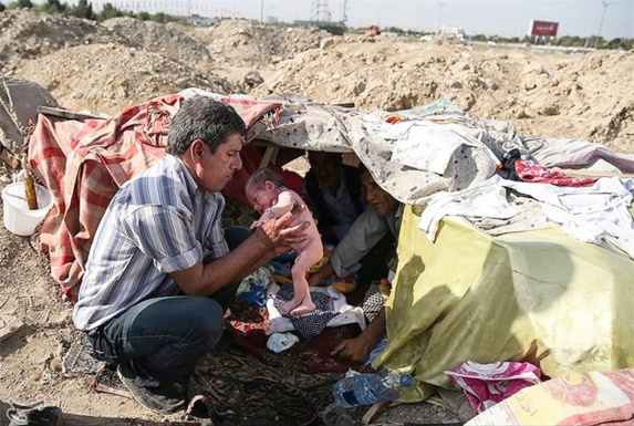 آمار نوزادان فروخته شده در شکم مادر زیاد است؛ فقر زنان را مجبور به فروش کودکان خود میکند آمار نوزادان فروخته شده در شکم مادر زیاد است؛ فقر زنان را مجبور به فروش کودکان خود میکند
