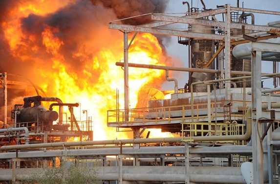 آتشسوزی مهیب در پتروشیمی بوعلی در ماهشهر آتشسوزی مهیب در پتروشیمی بوعلی در ماهشهر