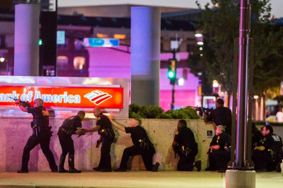 قتل پنج مامور پلیس امریکا در دالاس تگزاس توسط تک‌تیراندازها
