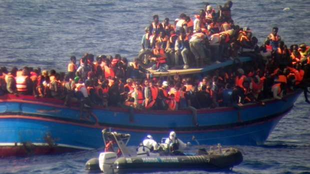 نجات ۲۳۰۰ پناهجو در یک روز از آبهای مدیترانه نجات ۲۳۰۰ پناهجو در یک روز از آبهای مدیترانه