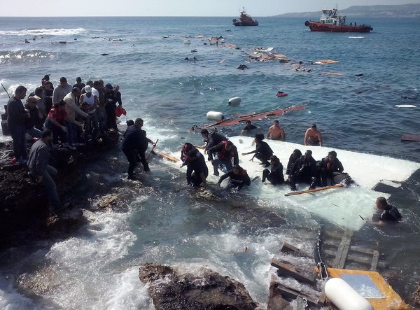 نجات صدها پناهجو در آبهای مدیترانه