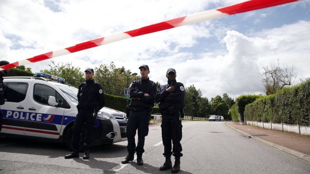 کشف دو جسد بدون سر توسط پلیس در پاریس