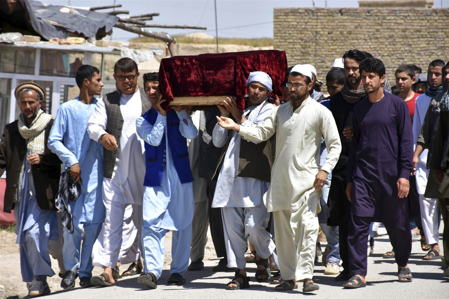 استعفای مقامات بلندپایه افغانستان درپی حمله تروریستی طالبان