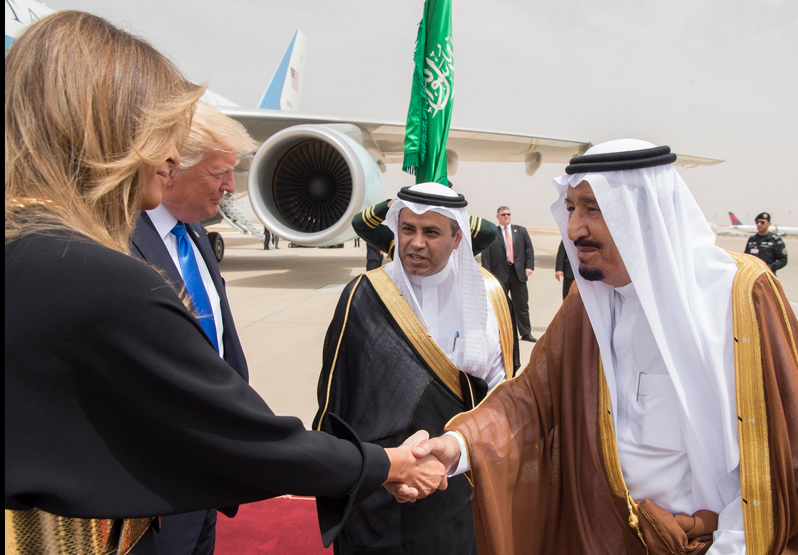 تصاویری از مراسم استقبال ملک سلمان از دونالد ترامپ تصاویری از مراسم استقبال ملک سلمان از دونالد ترامپ