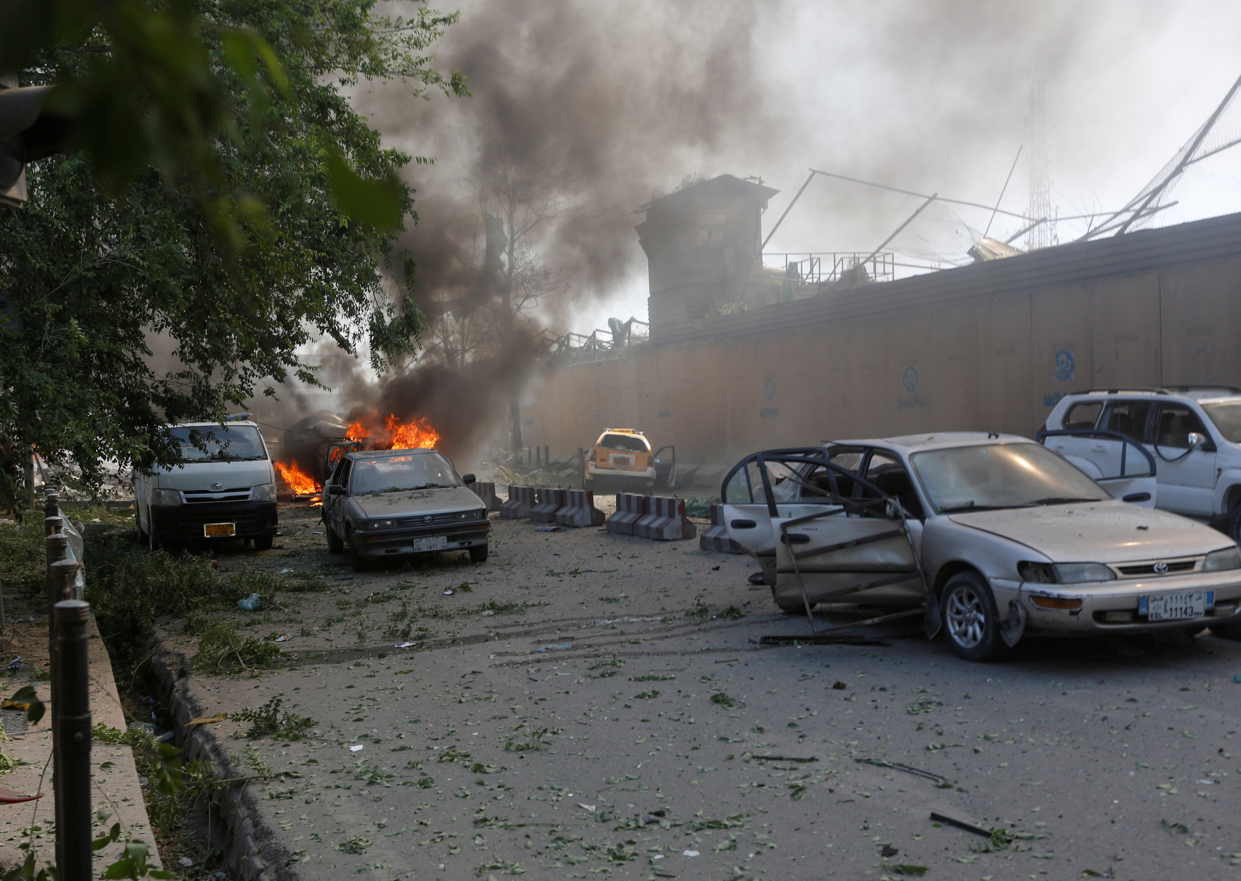 انفجار تروریستی در کابل صدها کشته و زخمی برجای گذاشت