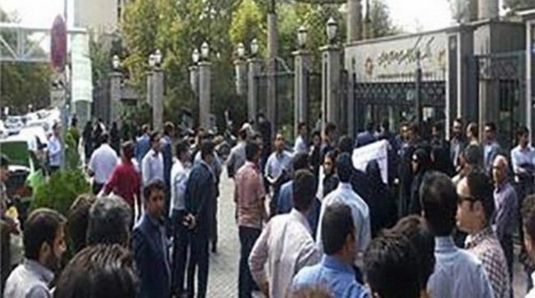اعتراضات غارت شدگان مؤسسات حکومتی وابسته به سپاه پاسداران ایران اعتراضات غارت شدگان مؤسسات حکومتی وابسته به سپاه پاسداران ایران