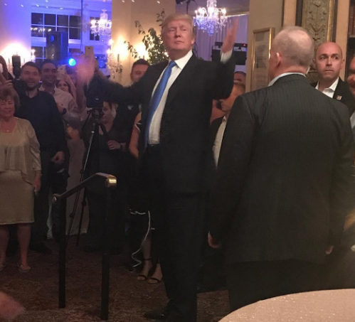 تصاویری از حضور غافلگیرانه "دونالد ترامپ" در یک مراسم عروسی در نیوجرسی 