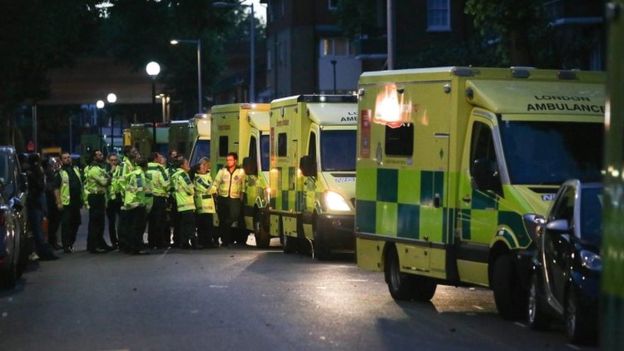 آتشسوزی در برج 27 طبقه در لندن + تصاویر آتشسوزی در برج 27 طبقه در لندن + تصاویر