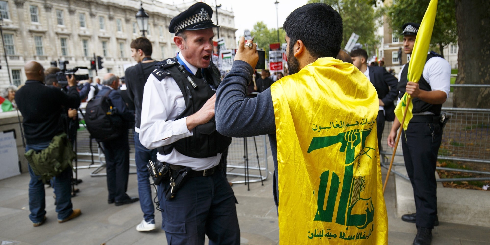 صادق خان شهردار لندن خواستار ممنوعیت فعالیت کامل گروه تروریستی حزب‌الله شد