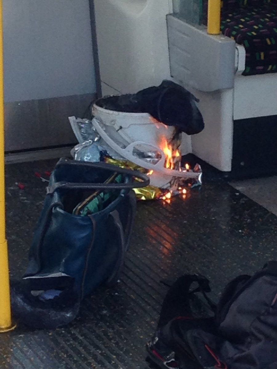 انفجار در مترو غرب لندن + تصاویر