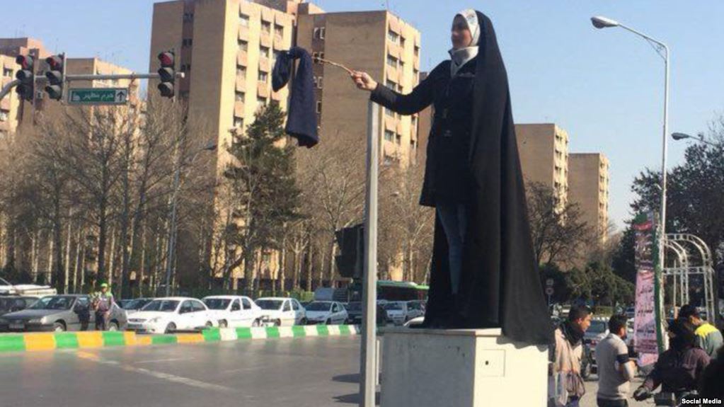 اعتراض آمریکا به بازداشت معترضان به حجاب اجباری در ایران: آزادی پوشش حق مردم است