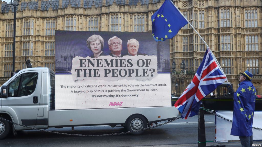 اقدام اعتراضی مخالفان خروج بریتانیا از اتحادیه اروپا اقدام اعتراضی مخالفان خروج بریتانیا از اتحادیه اروپا