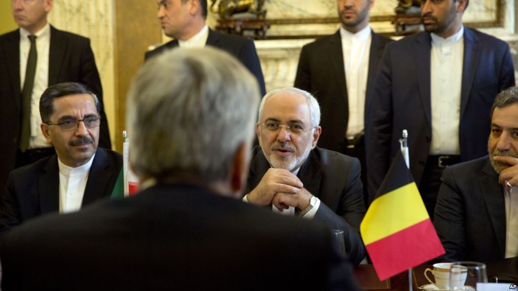 بلومبرگ: پس از شدت عمل اروپا، ایران برای گریز از تحریم‌ها راهی شرق شد