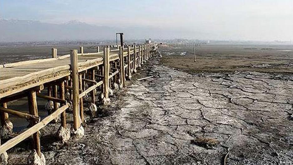 فاجعه محیط زیستی در کمین 20 میلیون نفر با خشكى دریاچه ارومیه