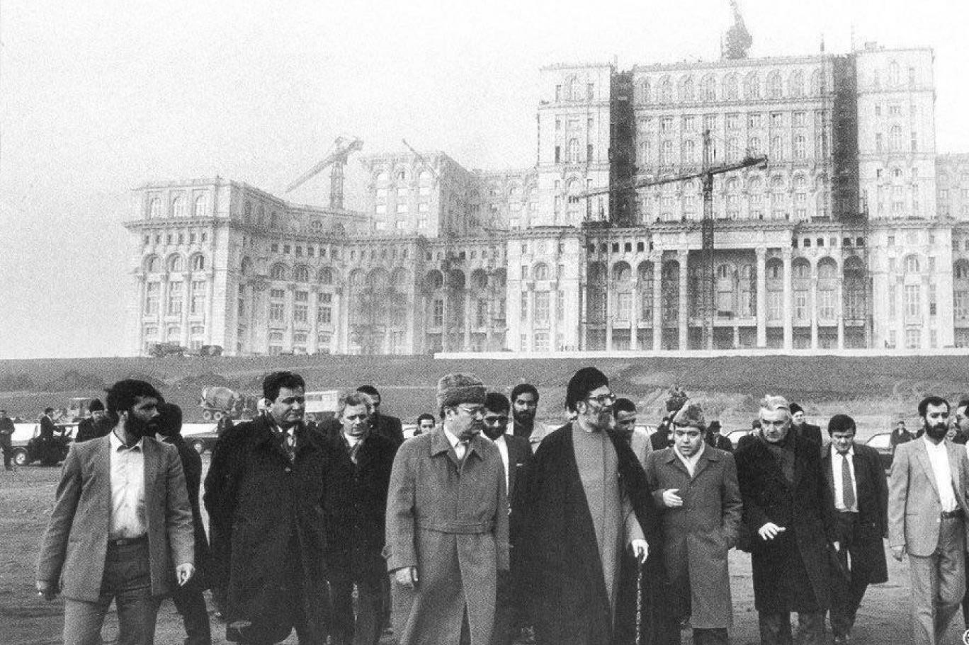 سفر آیتالله خامنهای به یوگسلاوی و رومانی اسفند ۱۳۶۷/ تسنیم سفر آیتالله خامنهای به یوگسلاوی و رومانی اسفند ۱۳۶۷/ تسنیم