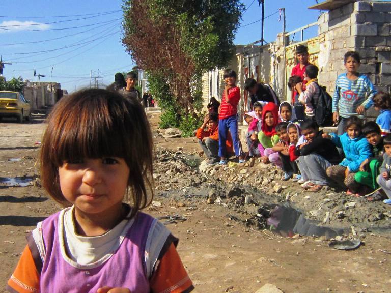 کوی سادات اهواز - کودکان بلاتکلیف، لجن، و داستان خنده داری به اسم : کرامت انسانی. و ثروتی که بدون اجازه ی اینان از جیبشان بیرون کشیده و به غریبگانی در دوردستها تقدیم می شود. آهای بزرگان اسلامی، پول اینان را با چه اجازه ای به دیگرانی که ایرانی نیستند "هبه" می کنید؟- محمد نوریزاد کوی سادات اهواز - کودکان بلاتکلیف، لجن، و داستان خنده داری به اسم : کرامت انسانی. و ثروتی که بدون اجازه ی اینان از جیبشان بیرون کشیده و به غریبگانی در دوردستها تقدیم می شود. آهای بزرگان اسلامی، پول اینان را با چه اجازه ای به دیگرانی که ایرانی نیستند "هبه" می کنید؟- محمد نوریزاد