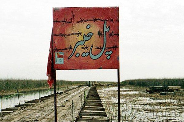 آخرین نفس های تالاب بین المللی هور العظیم بر روی دستان آلوده نفت آخرین نفس های تالاب بین المللی هور العظیم بر روی دستان آلوده نفت