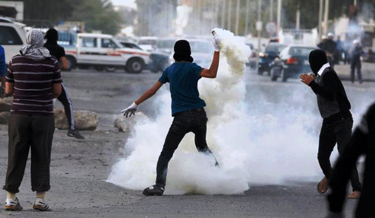 چهار مامور پلیس بحرینی توسط معترضان این کشور کشته ومجروح شدند