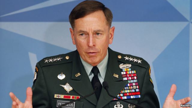 جنرال پتریوس: برچیدن تحریم ها توانایی نفوذ بدخیم ایران در کشورهای عربی را تقویت می کند. جنرال پتریوس: برچیدن تحریم ها توانایی نفوذ بدخیم ایران در کشورهای عربی را تقویت می کند.