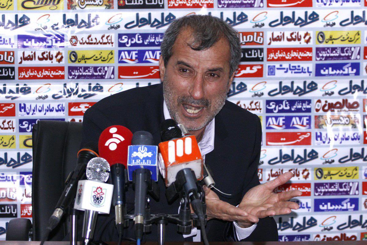 توهین بسیار زشت مایلی کهن به بازیکن پرسپولیس توهین بسیار زشت مایلی کهن به بازیکن پرسپولیس