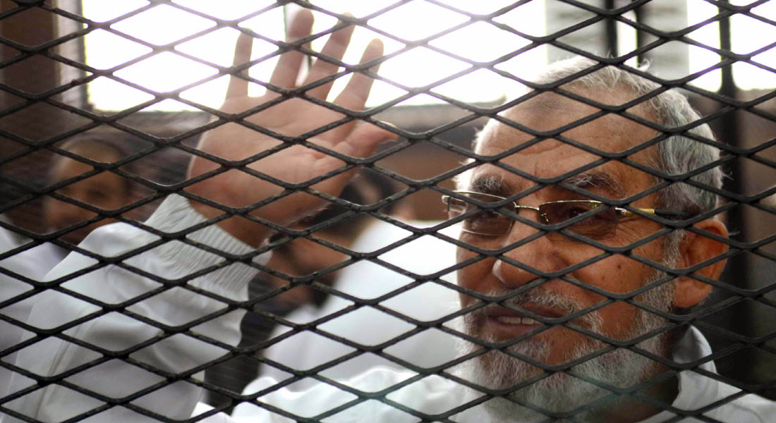 دادگاه رهبر اخوان المسلمین و ٦٨٢ تن دیگر را به اعدام محکوم کرد+گفتگوی دکتر حسن هاشمیان با رادیو فرانسه
