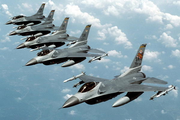 نیروی هوایی عراق به اولین جنگنده اف ۱۶ مجهز می‌شود