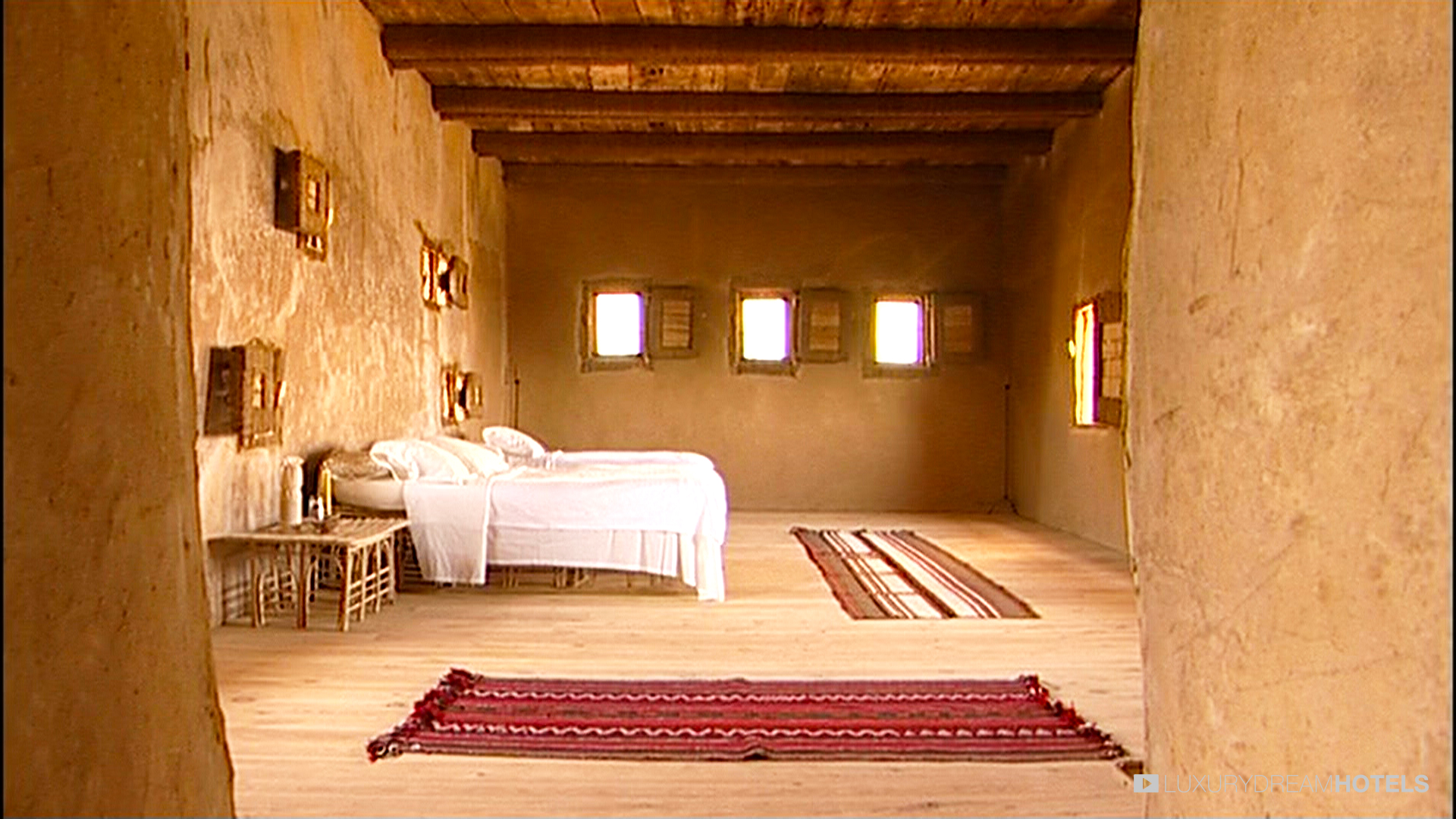 شگفت انگیز ترین هتل جهان،بدون برق و با ممنوعیت استفاده از موبایل+عکس شگفت انگیز ترین هتل جهان،بدون برق و با ممنوعیت استفاده از موبایل+عکس