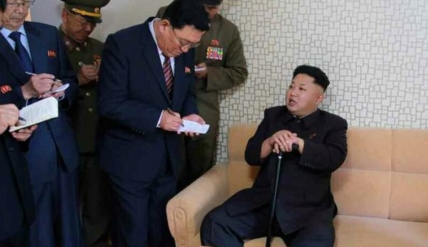 کیم‌جونگ اون، رهبر کره شمالی در انظار پدیدار شد