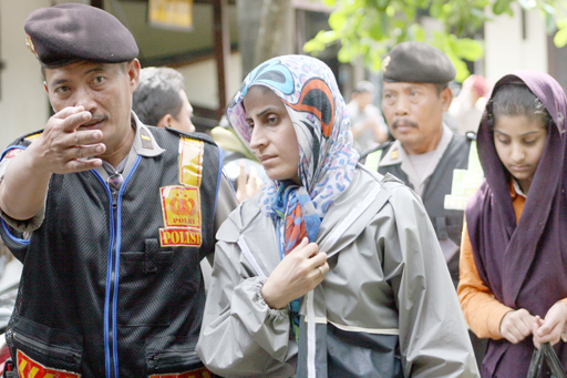 هفت ایرانی به اتهام قاچاق مواد مخدر در مالزی بازداشت شدند هفت ایرانی به اتهام قاچاق مواد مخدر در مالزی بازداشت شدند