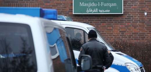 پلیس آلمان مسجد افراط گرایان اسلامی را بست پلیس آلمان مسجد افراط گرایان اسلامی را بست