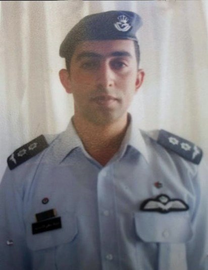 پدر خلبان اردنی از داعش خواست به فرزندش رحم کند