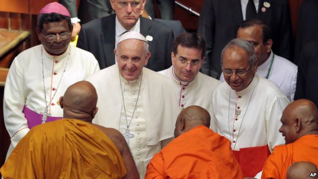 پاپ: همه باید در انتخاب مذهب آزاد باشند پاپ: همه باید در انتخاب مذهب آزاد باشند