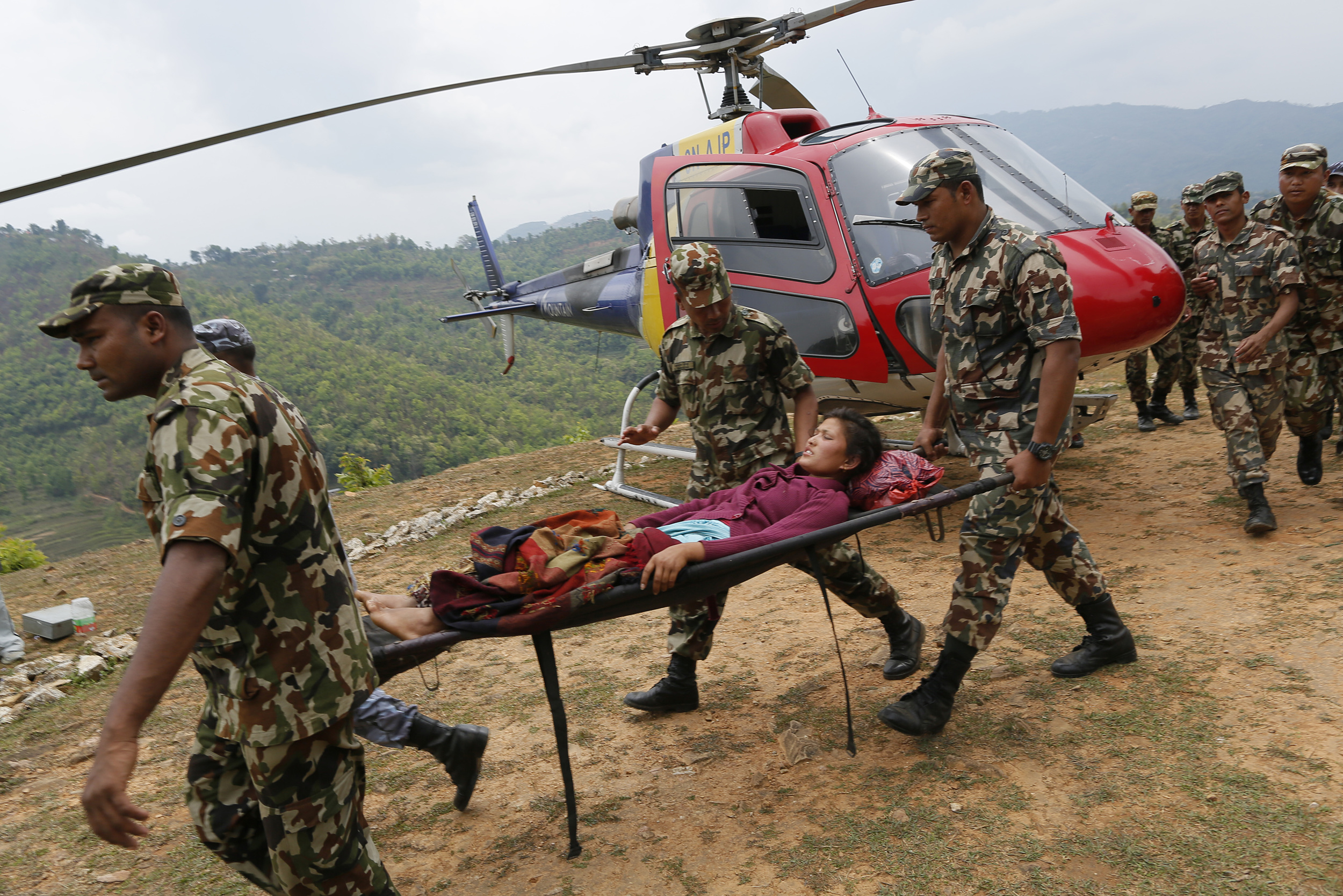 زلزله نپال؛ کمکها به مناطق دورافتاده رسید