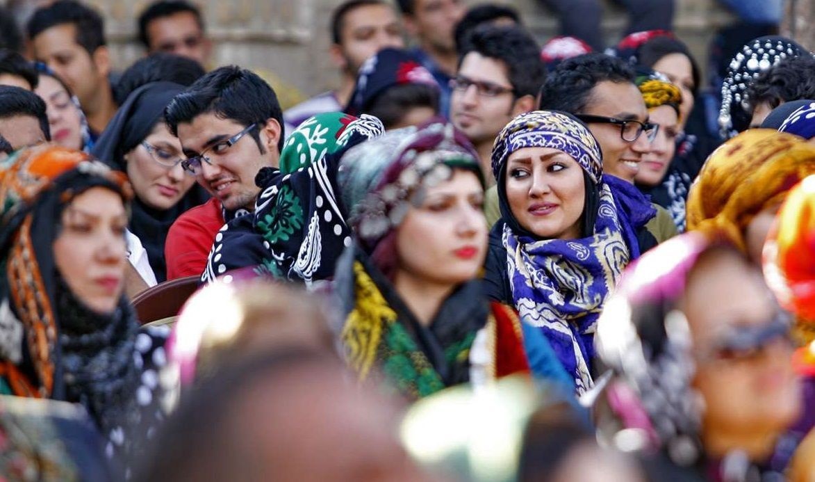 سومين جشن گلوني در خرمآباد برگزار شد سومين جشن گلوني در خرمآباد برگزار شد