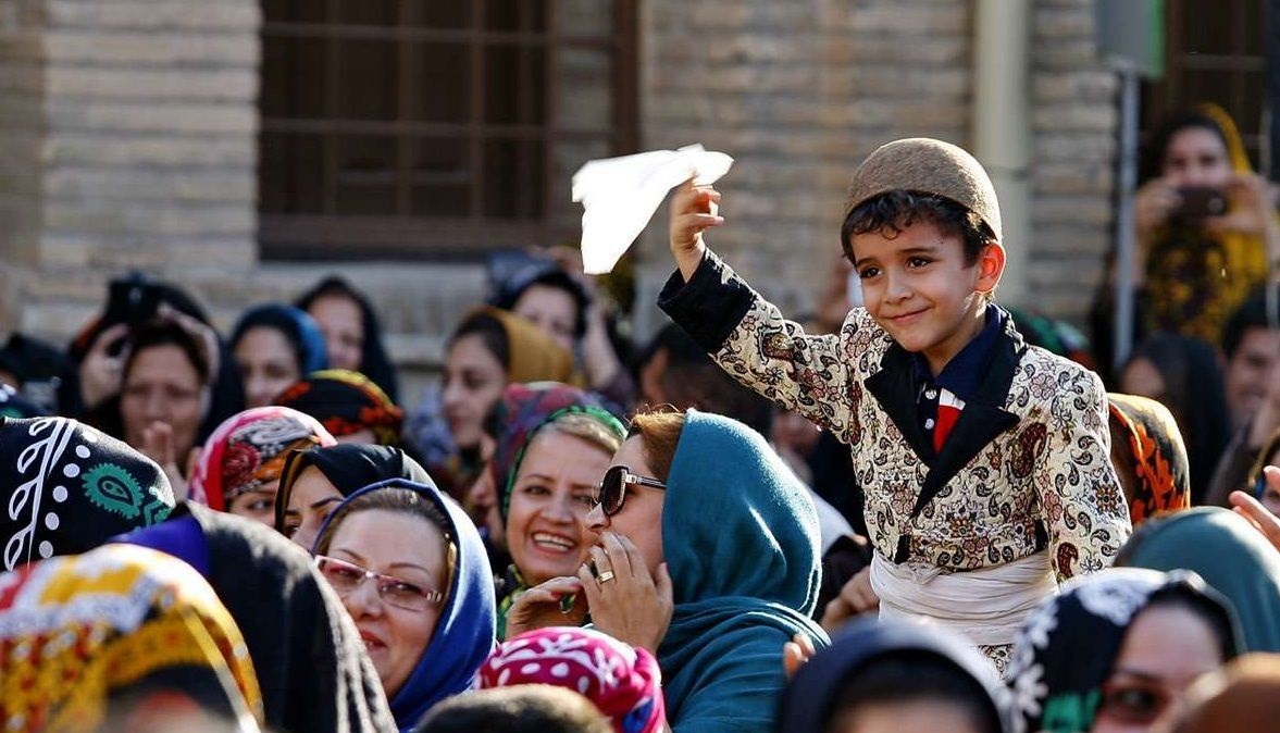 سومين جشن گلوني در خرمآباد برگزار شد سومين جشن گلوني در خرمآباد برگزار شد