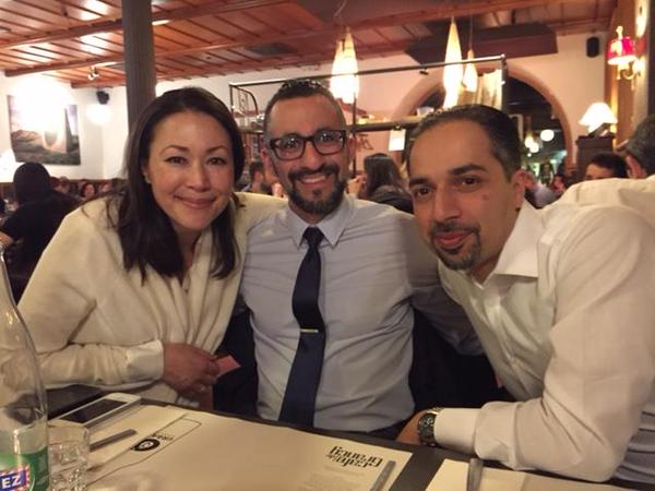 تریتا پارسی و دستیارش رضا مرعشی در کنار آن کوری خبرنگار آمریکائی که به کارزار رسانه ای رژیم کمک میکند