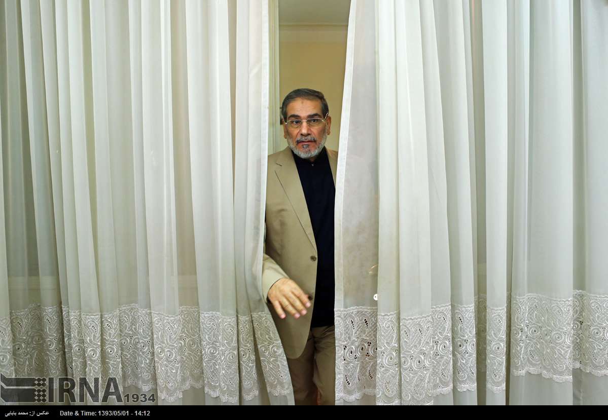 شمخانی: نمیشود «مرگ بر آمریکا» گفت و رانت خواری کرد شمخانی: نمیشود «مرگ بر آمریکا» گفت و رانت خواری کرد