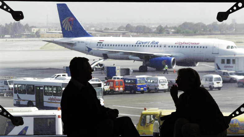 لغو پرواز بروکسل به قاهره در پي تهديد يک مسافر