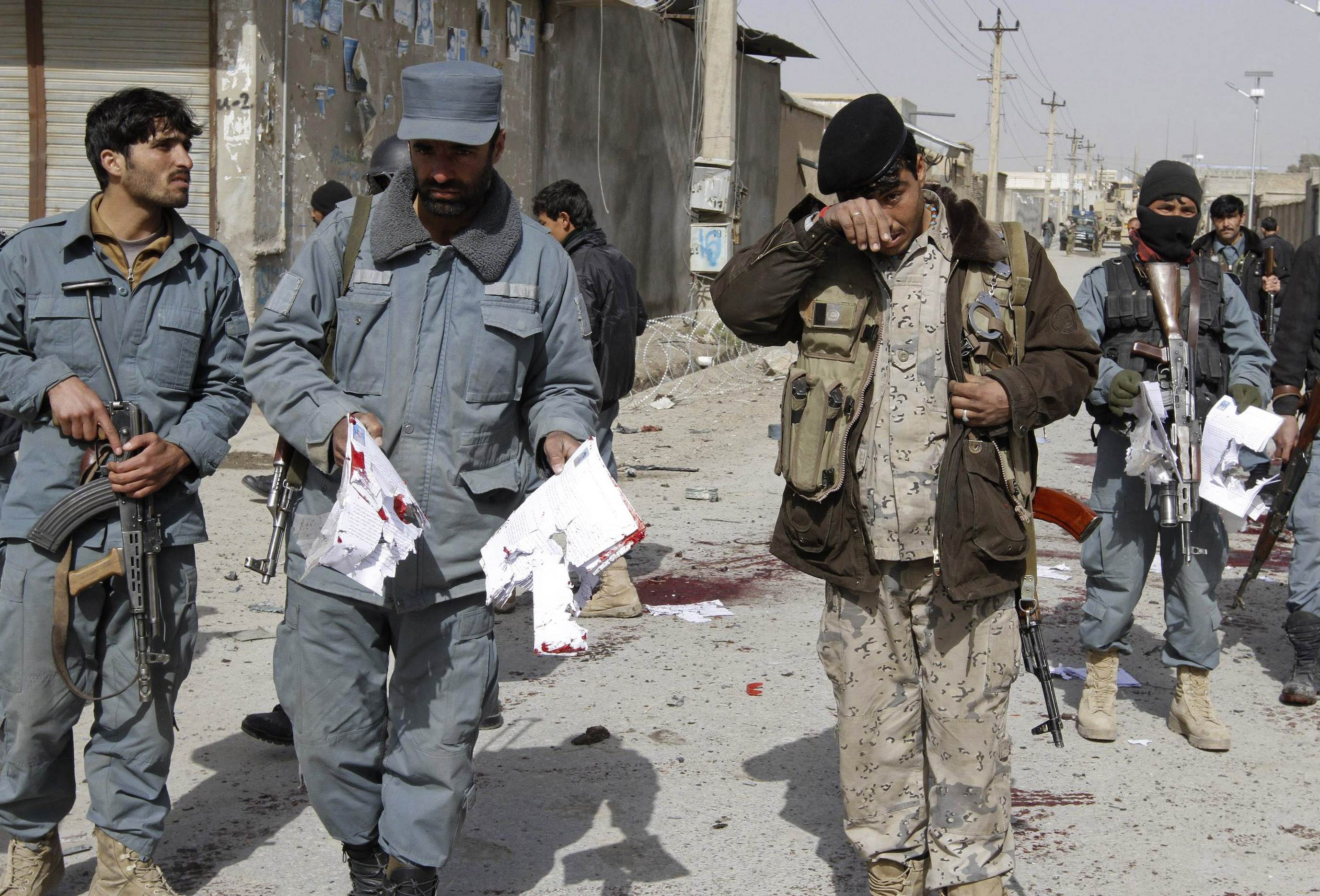 ادامه درگیری در قندهار؛ ۳۷ غیرنظامی و ۹ مهاجم کشته شده‌اند